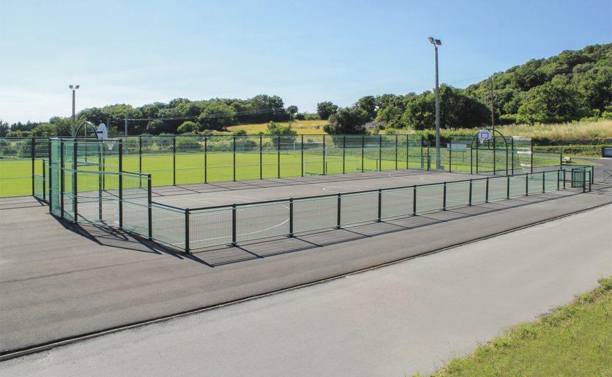 Multi-sport pediment hérouville field with plastic-coated steel structure custom-made to your request