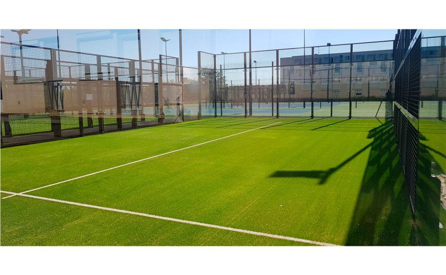 Tennis padel court glass panels