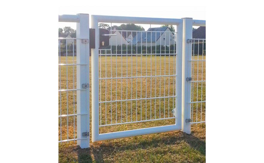 White single door gate in welded mesh wire Metalu Plast