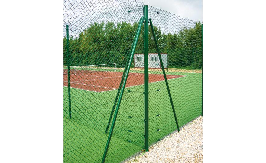 Multiple tennis court with corner posts Metalu Plast sports equipment